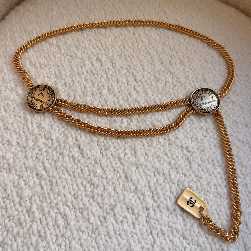 ✨ Vintage Chanel Chain Belt 31 Rue Cambon Medallion - Picture 3 of 9